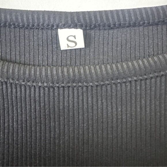 Black Ribbed Bodysuit With Snap Closure - Size S - Picture 4 of 5